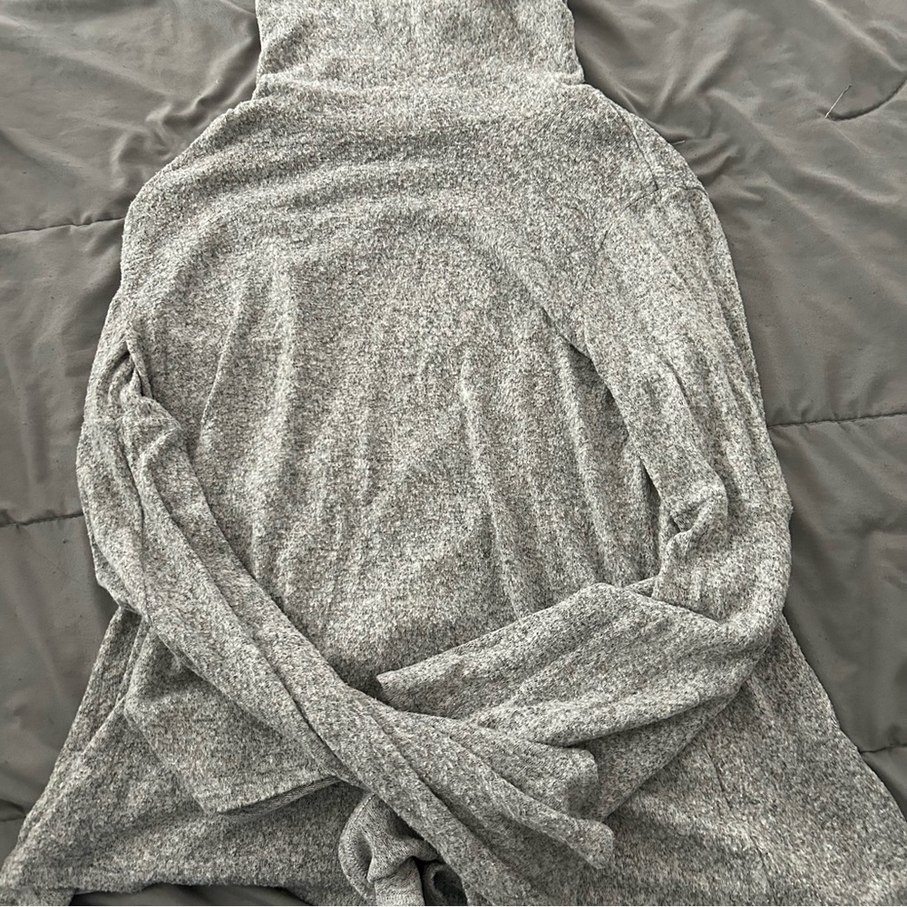 Backless BellSleeve Sweater